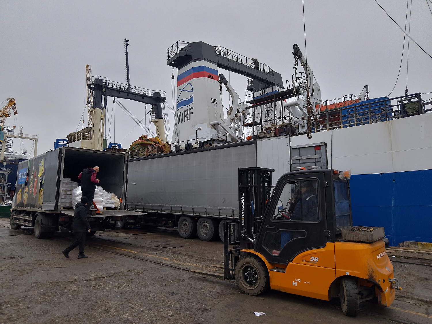 Комплектация продуктами судна уходящего в рейс