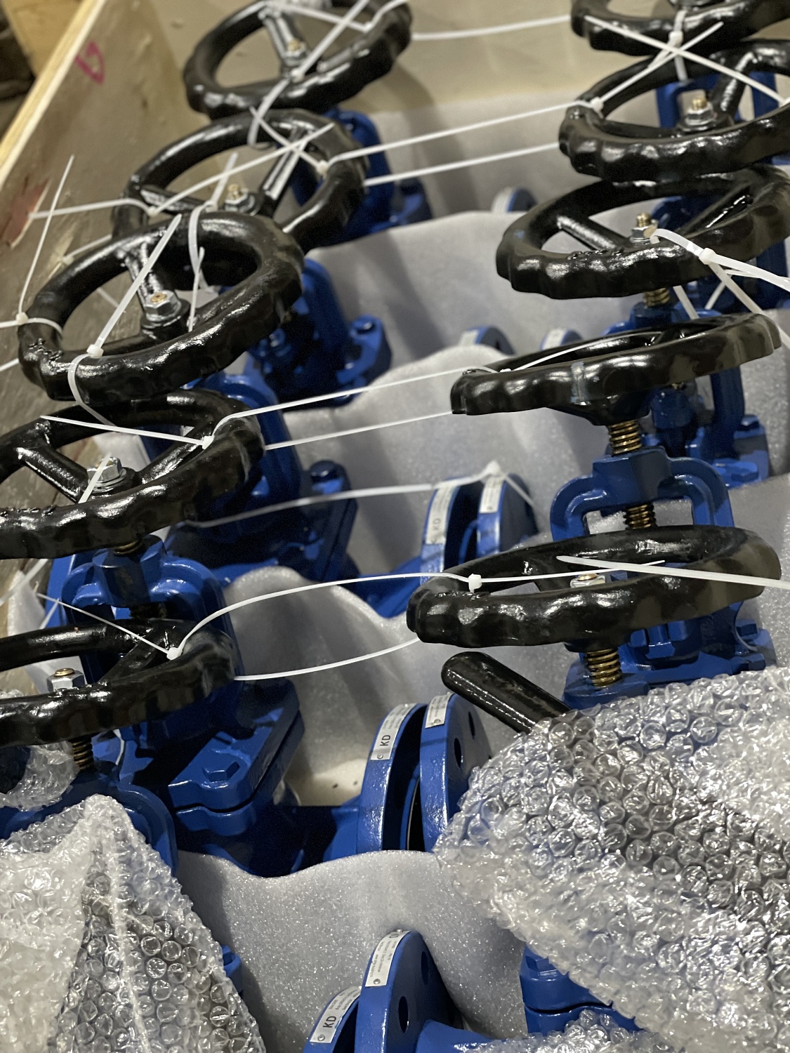 Большое поступление судовой арматуры на склад!